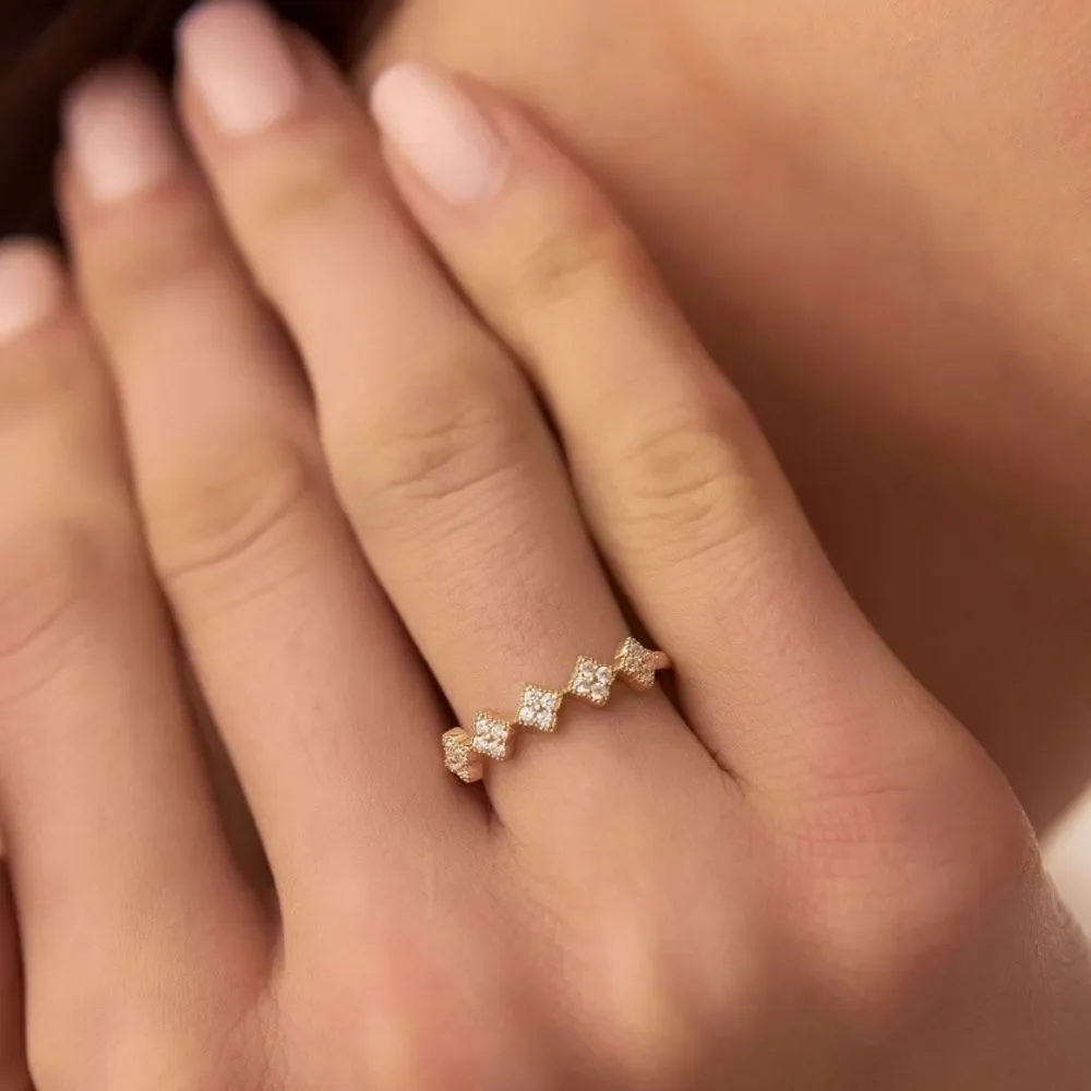 💎 NEW 18kgp clover ring with pave set crystals